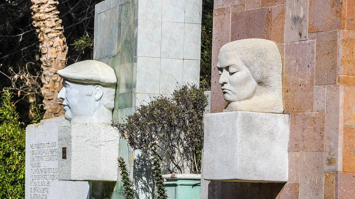 Qui est Pablo Neruda, dont nous fêtons les cinquante ans de la disparition tragique ?