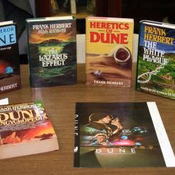 Dune : les anecdotes d'un roman de science-fiction emblématique Dune : les anecdotes d'un roman de science-fiction emblématique