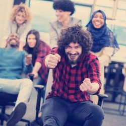7 bonnes raisons d’être sympa avec vos collègues (et ce que vous y gagnez vraiment) 7 bonnes raisons d’être sympa avec vos collègues (et ce que vous y gagnez vraiment)