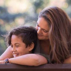 Ne dites plus jamais ça à votre enfant : 9 phrases qui blessent sans le vouloir Ne dites plus jamais ça à votre enfant : 9 phrases qui blessent sans le vouloir