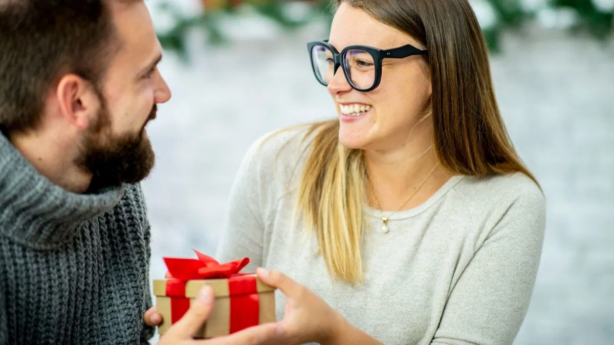 Pourquoi offrir des cadeaux en dit long sur votre personnalité (selon la psychologie)