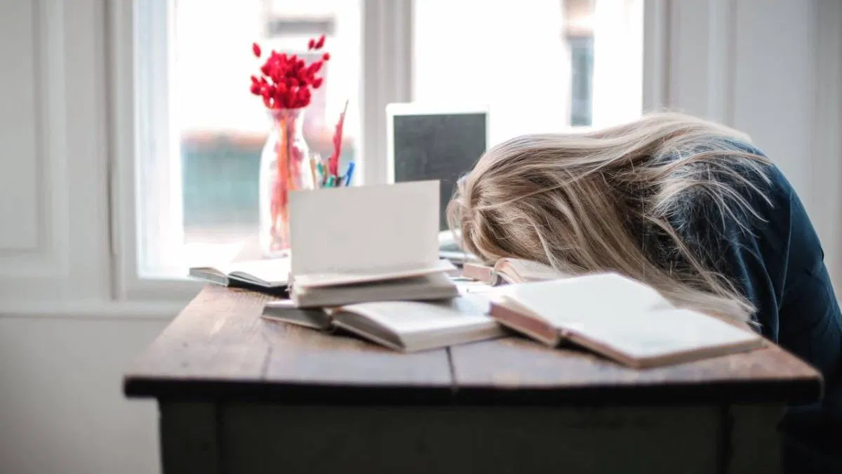 Vous procrastinez ? Voici ce que ça dit vraiment de vous (et pourquoi vous devriez arrêter de culpabiliser)