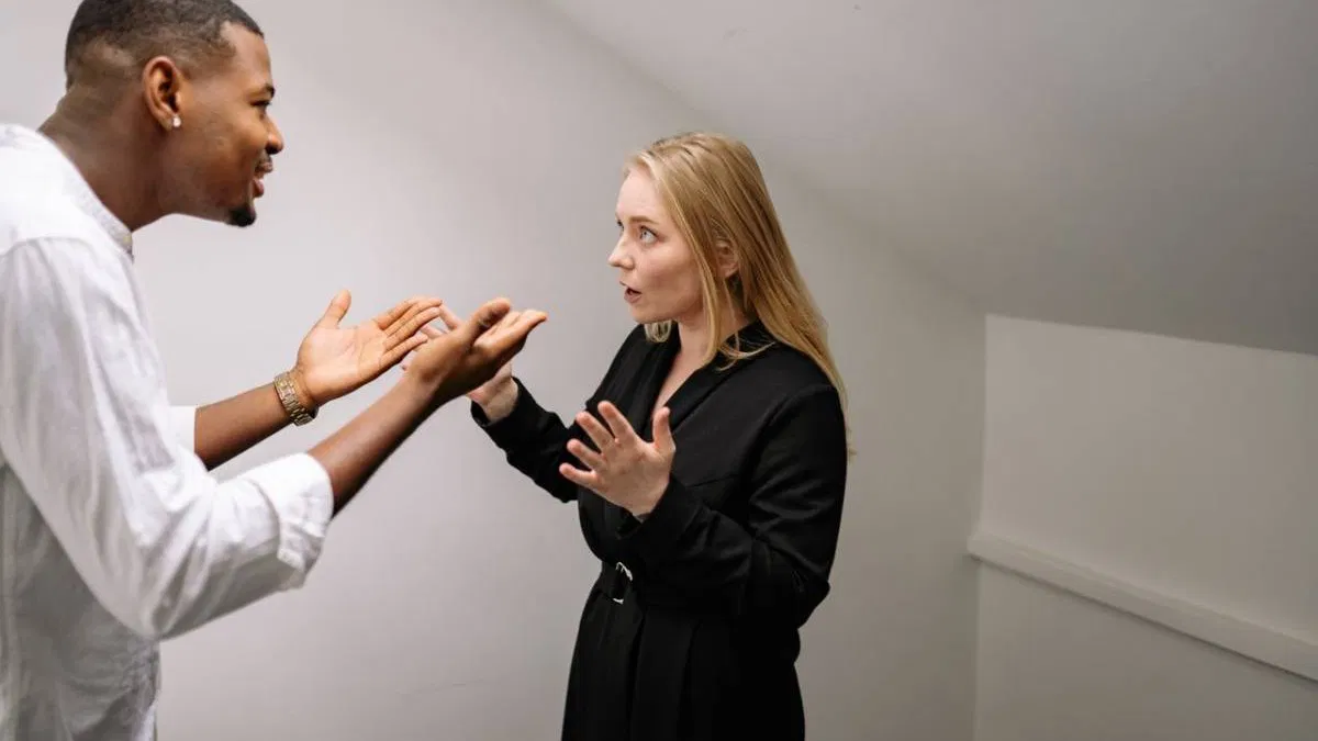 Intelligence émotionnelle : que répondre face à une dispute ? 4 citations qui aident vraiment