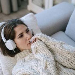 Respecter l'introverti qui est en vous, selon Elodie Dumez et Susan Cain