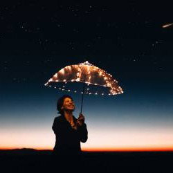 Journée de la pensée positive : comment rallumer les étoiles quand tout semble sombre, selon Apollinaire